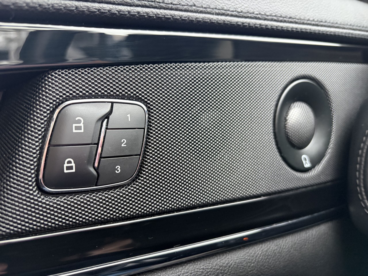 2022 Lincoln Nautilus Reserve AWD Main Image