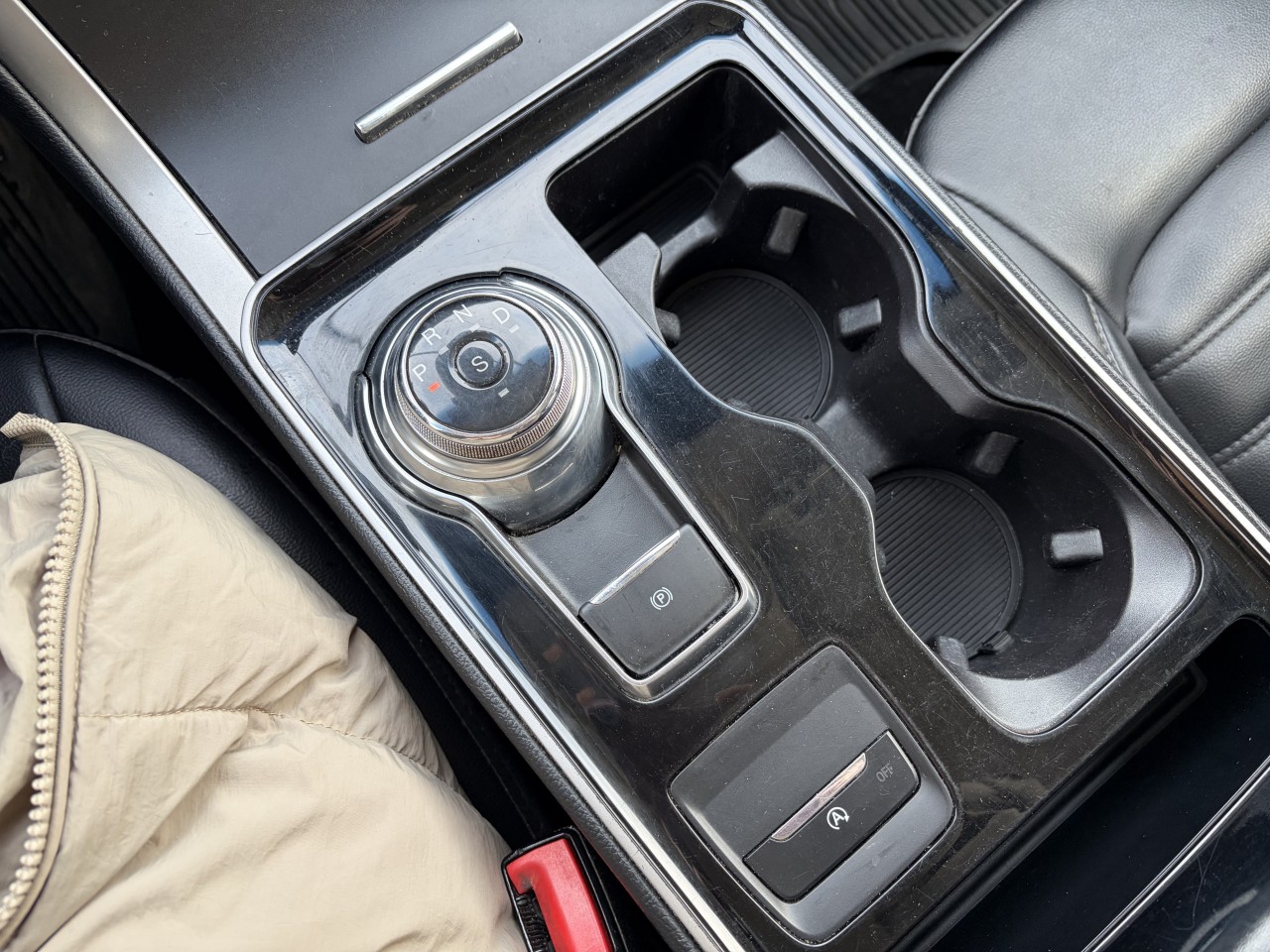 2019 Ford Edge SEL Main Image