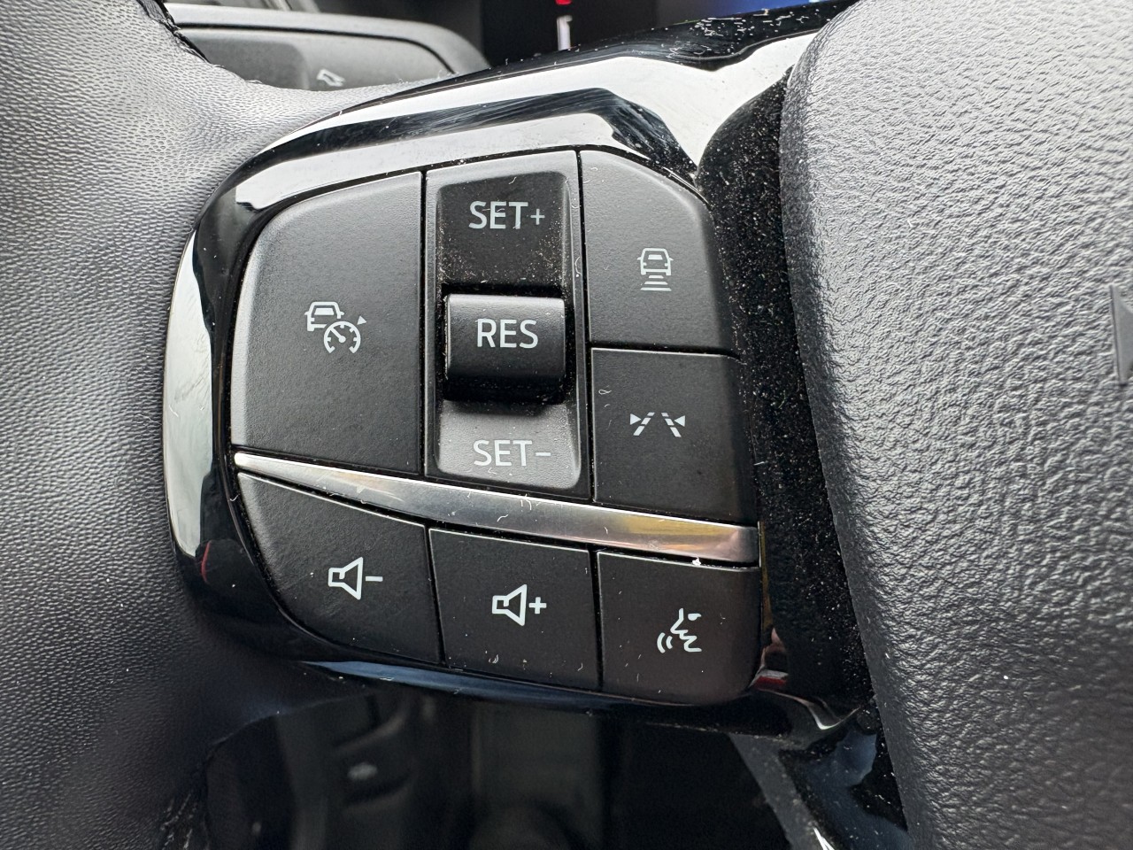 2023 Ford Escape PHEV Main Image