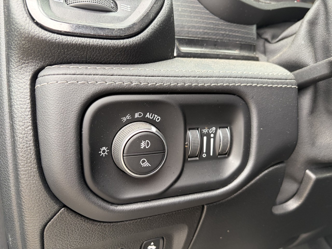 2022 Ram 1500 Limited 4X4 CUIR BLACK EDITION Main Image