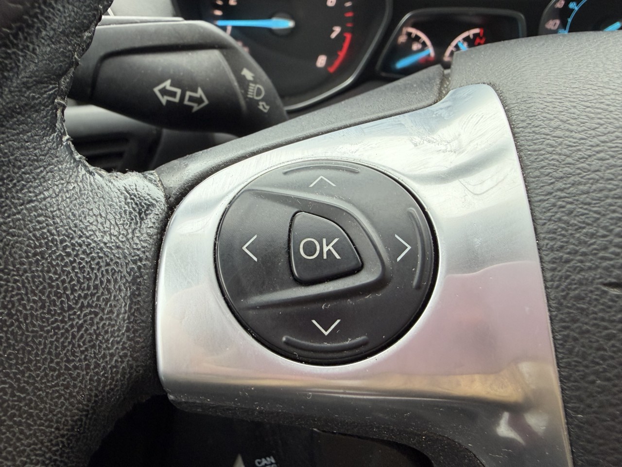 2015 Ford Escape Titanium AWD CUIR TOIT PANO BLUETOOTH SIEGES CHAUFFANTS Main Image