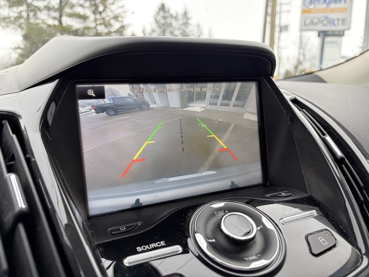 2015 Ford Escape Titanium AWD CUIR TOIT PANO BLUETOOTH SIEGES CHAUFFANTS Main Image