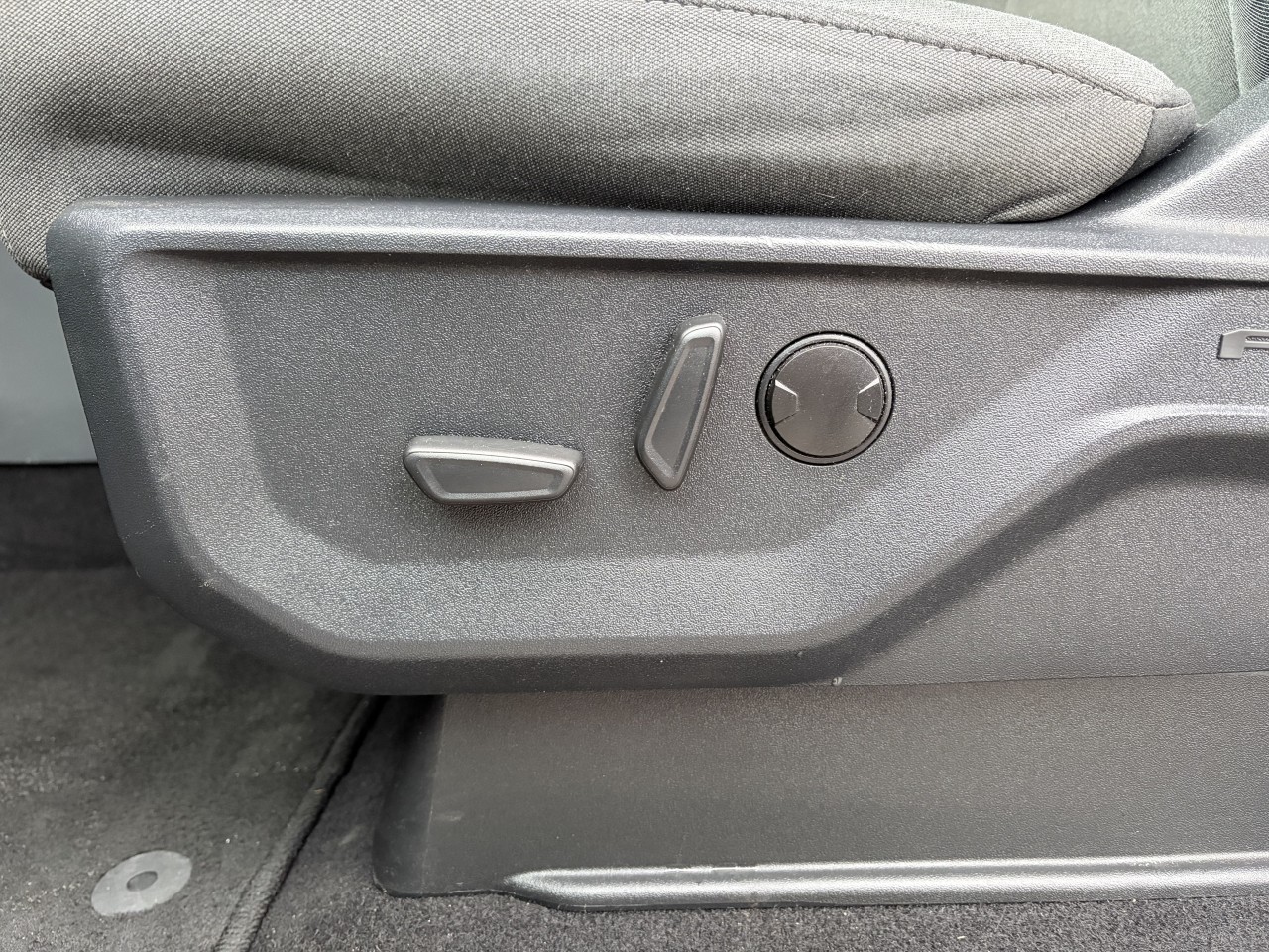 2024 Ford F-150 Lightning FLASH 131Kwh GROSSE BATTERIE, ECRAN 15 POUCES, VOLANT CHAUFFANT ADMISSIBLE iVMLZE Main Image