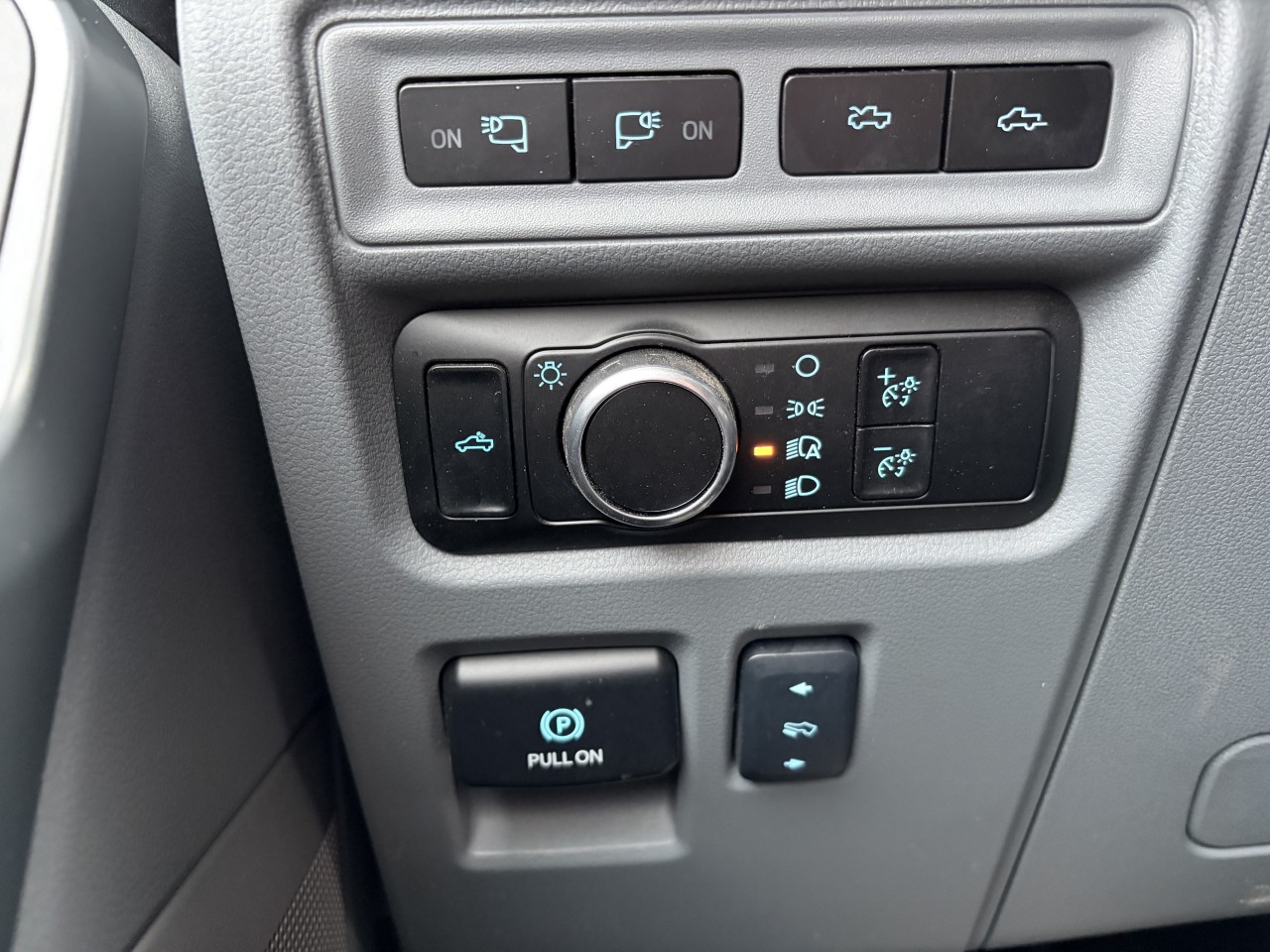 2024 Ford F-150 Lightning FLASH 131Kwh GROSSE BATTERIE, ECRAN 15 POUCES, VOLANT CHAUFFANT ADMISSIBLE iVMLZE Main Image