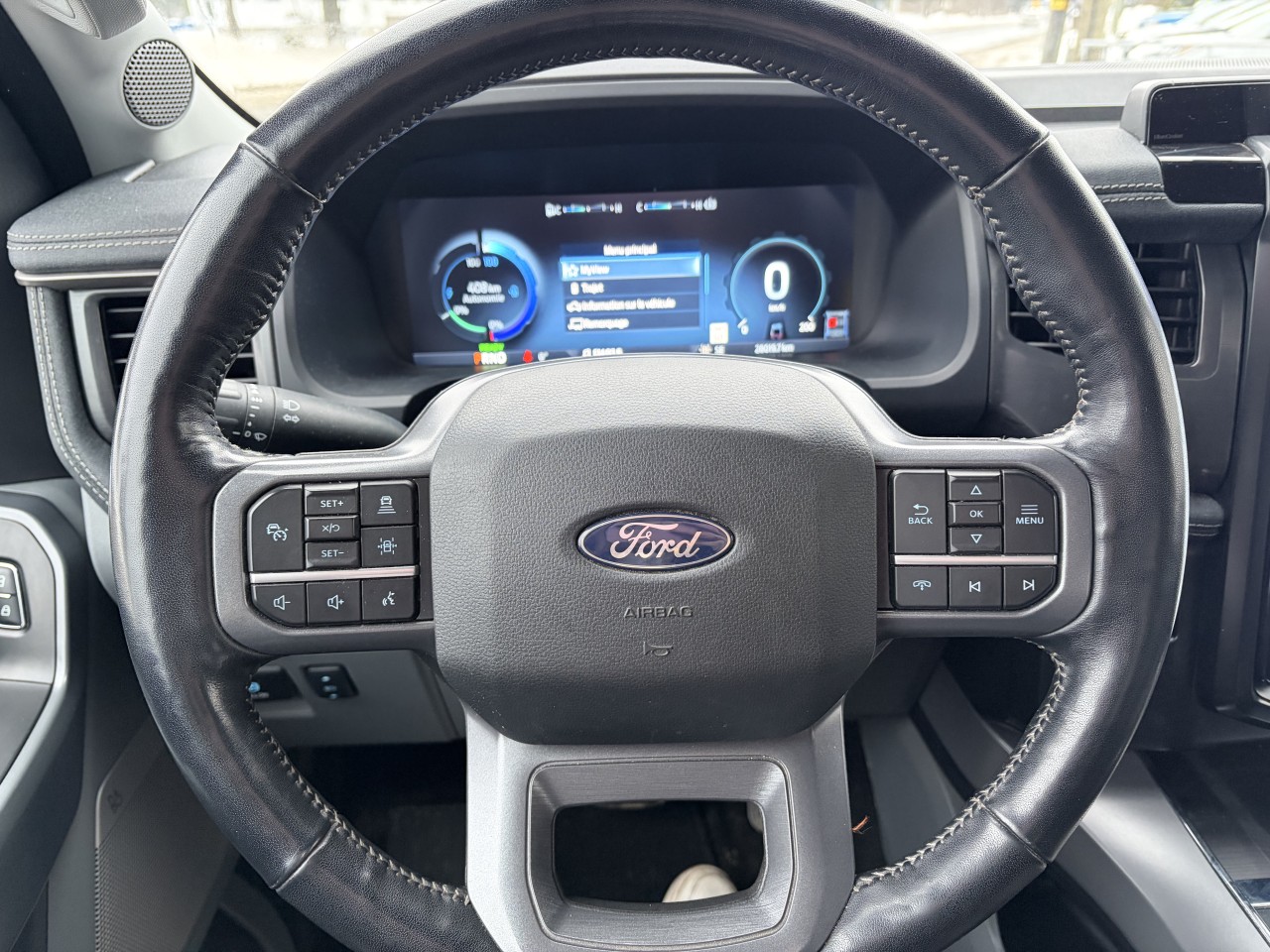 2024 Ford F-150 Lightning FLASH 131Kwh GROSSE BATTERIE, ECRAN 15 POUCES, VOLANT CHAUFFANT ADMISSIBLE iVMLZE Main Image