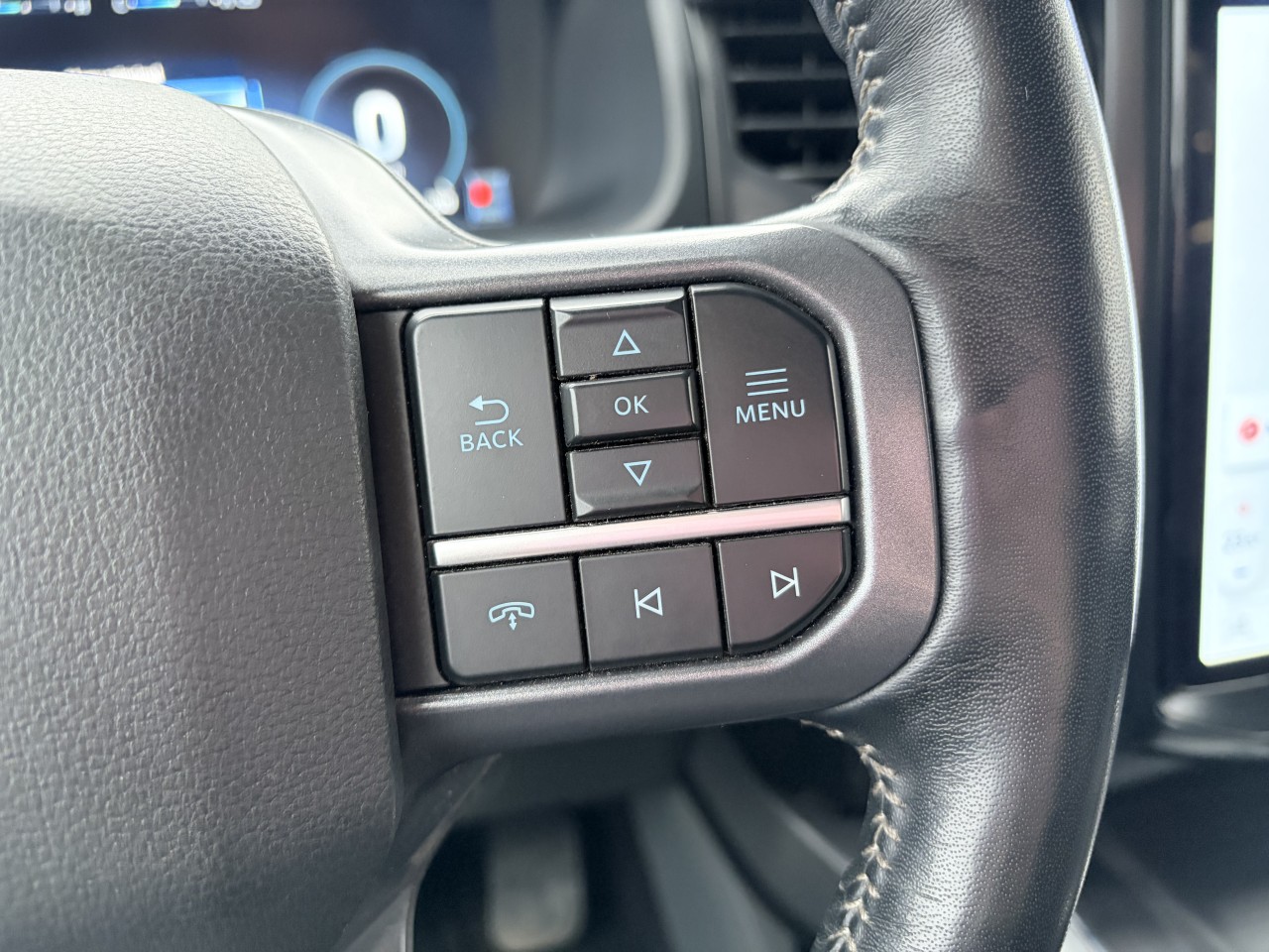 2024 Ford F-150 Lightning FLASH 131Kwh GROSSE BATTERIE, ECRAN 15 POUCES, VOLANT CHAUFFANT ADMISSIBLE iVMLZE Main Image