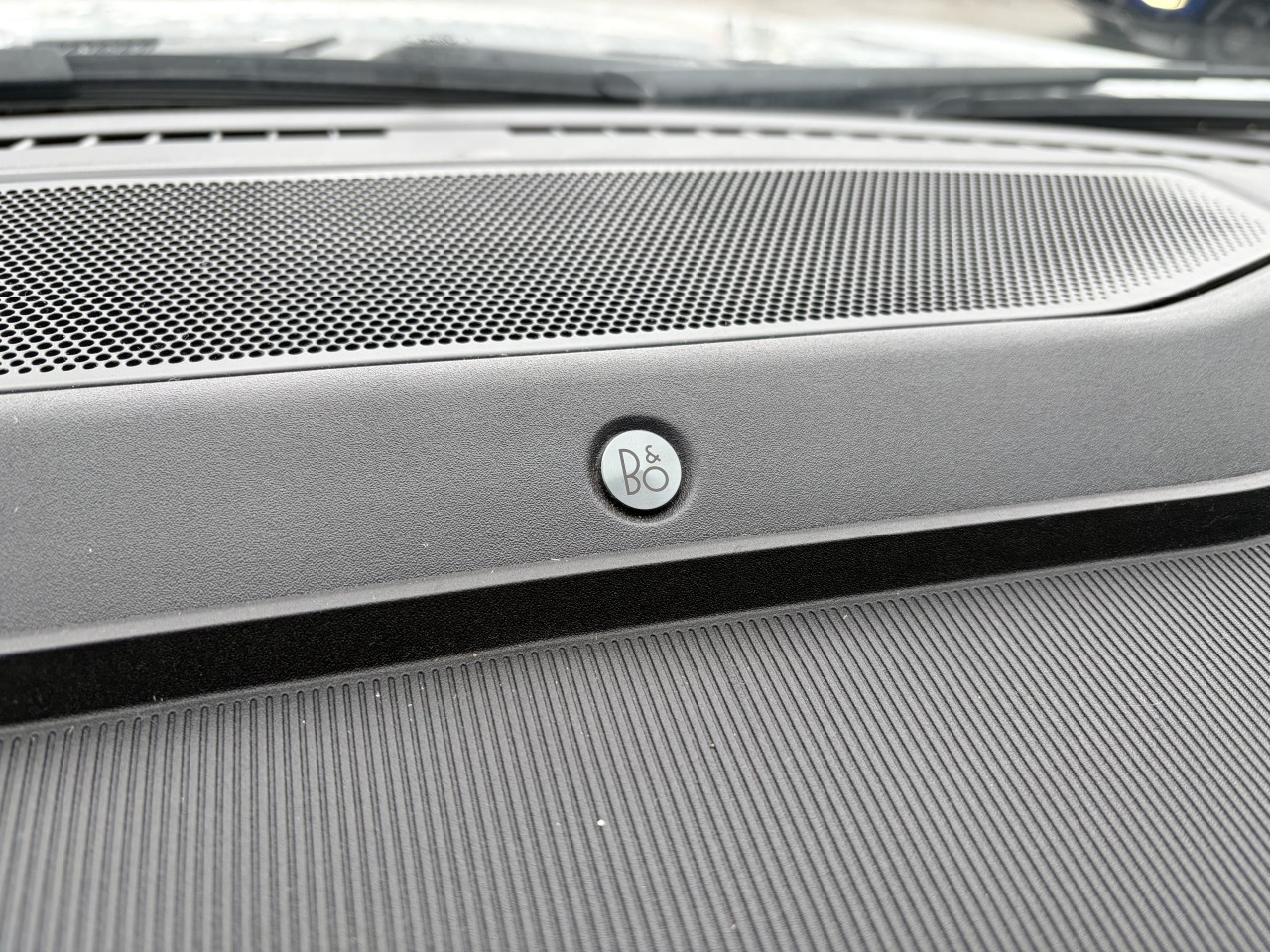 2024 Ford F-150 Lightning FLASH 131Kwh GROSSE BATTERIE, ECRAN 15 POUCES, VOLANT CHAUFFANT ADMISSIBLE iVMLZE Main Image