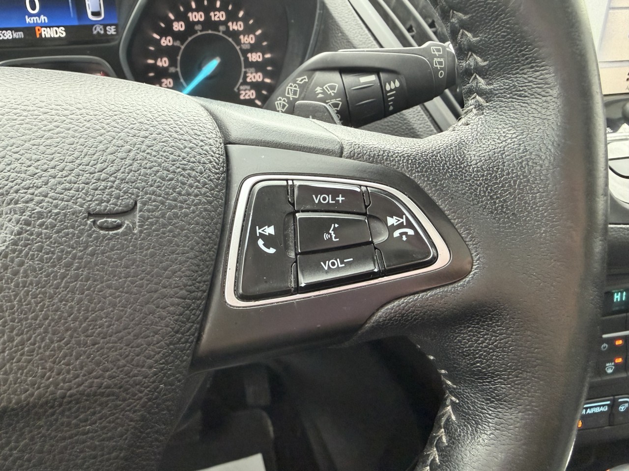 2017 Ford Escape TITANIUM AWD 2.0L, CUIR, GPS, TOIT PANO SYNC3 CAMÉRA DE RECUL Main Image