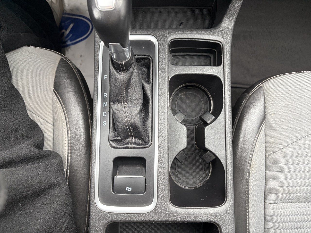 2017 Ford Escape TITANIUM AWD 2.0L, CUIR, GPS, TOIT PANO SYNC3 CAMÉRA DE RECUL Main Image