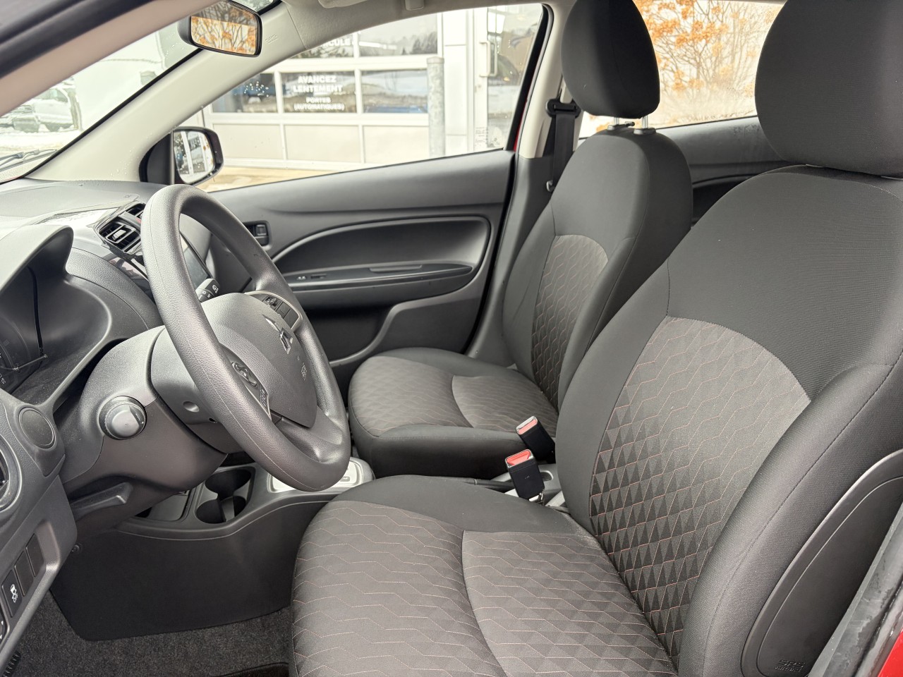 2024 Mitsubishi Mirage ES APPLE CARPLAY/ANDROID AUTO SIÈGES CHAUFFANT CAMÉRA DE RECUL Main Image