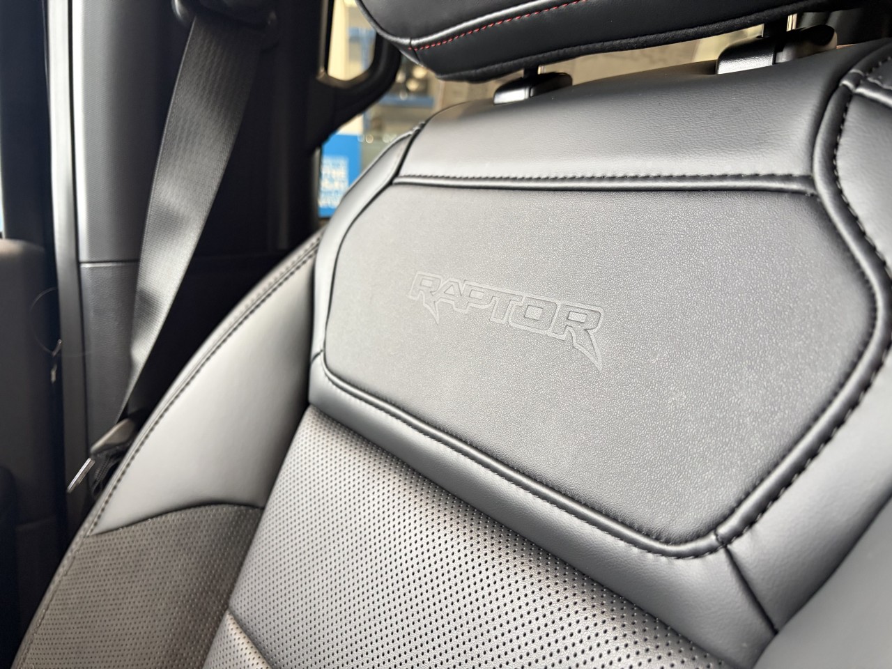 2025 Ford F-150 RAPTOR 4X4 SUPERCREW 801A Main Image