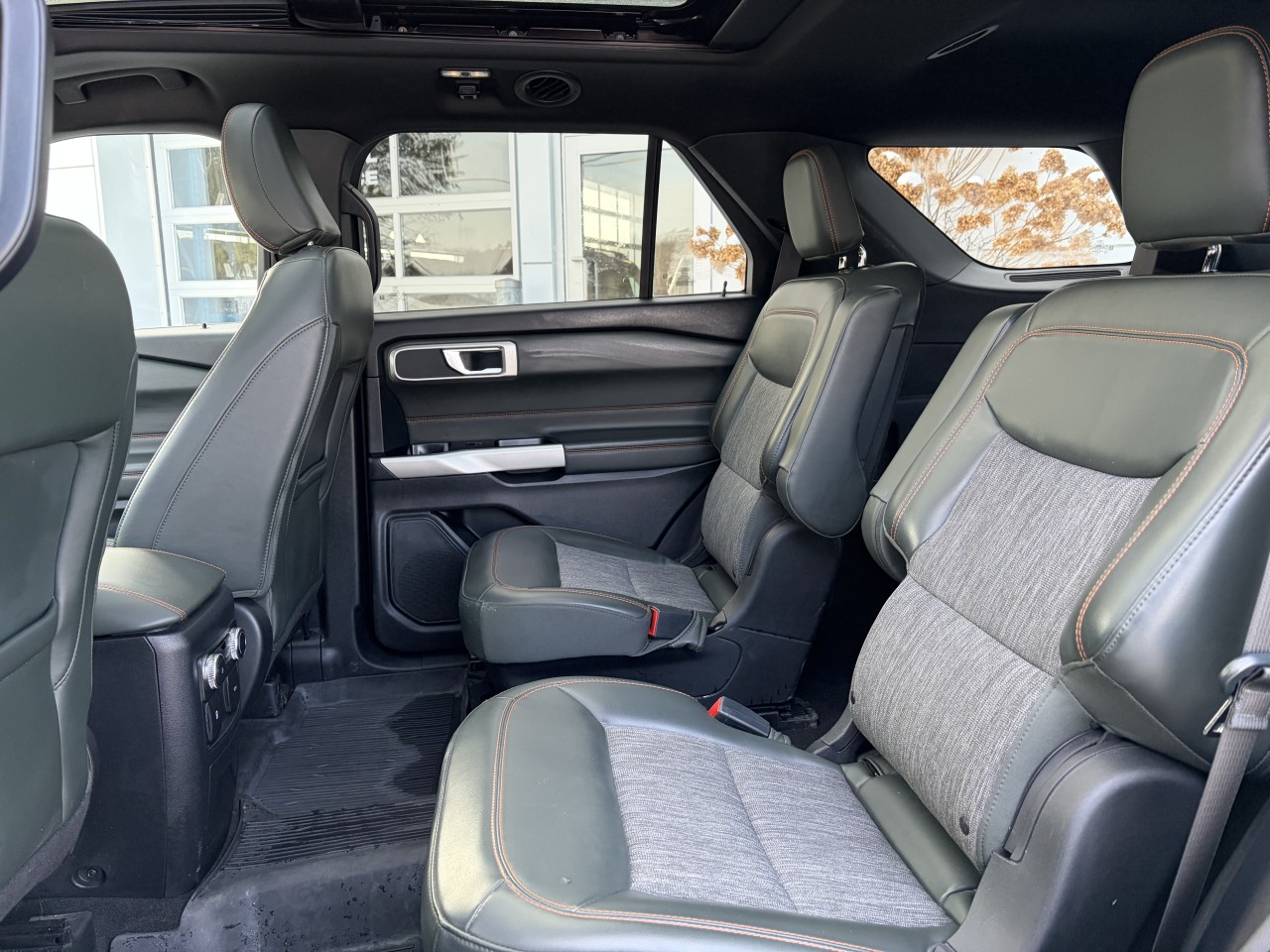 2022 Ford Explorer TIMBERLINE SYNC3 TOIT OUVRANT CAM 360 Main Image