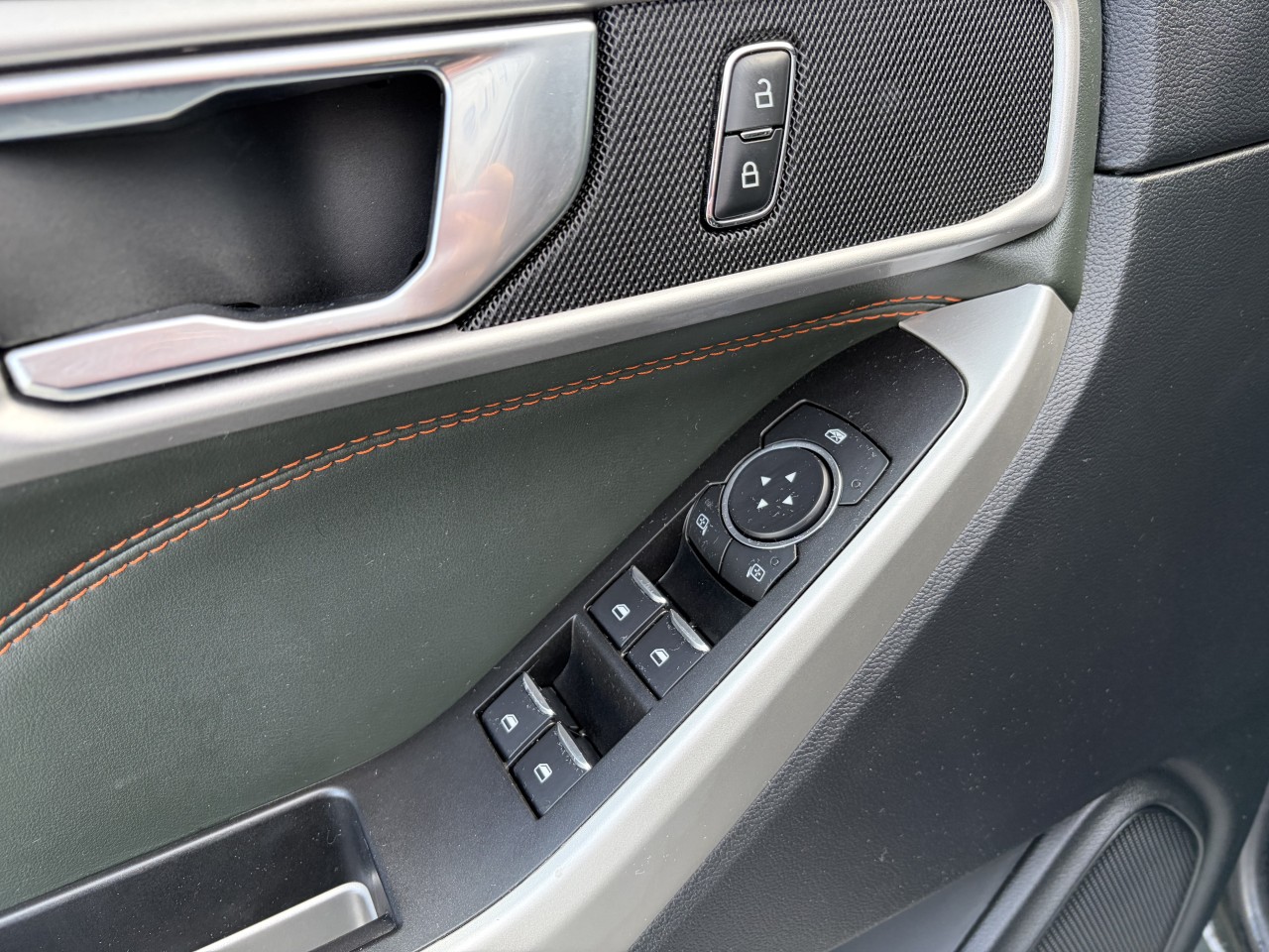 2022 Ford Explorer TIMBERLINE SYNC3 TOIT OUVRANT CAM 360 Main Image