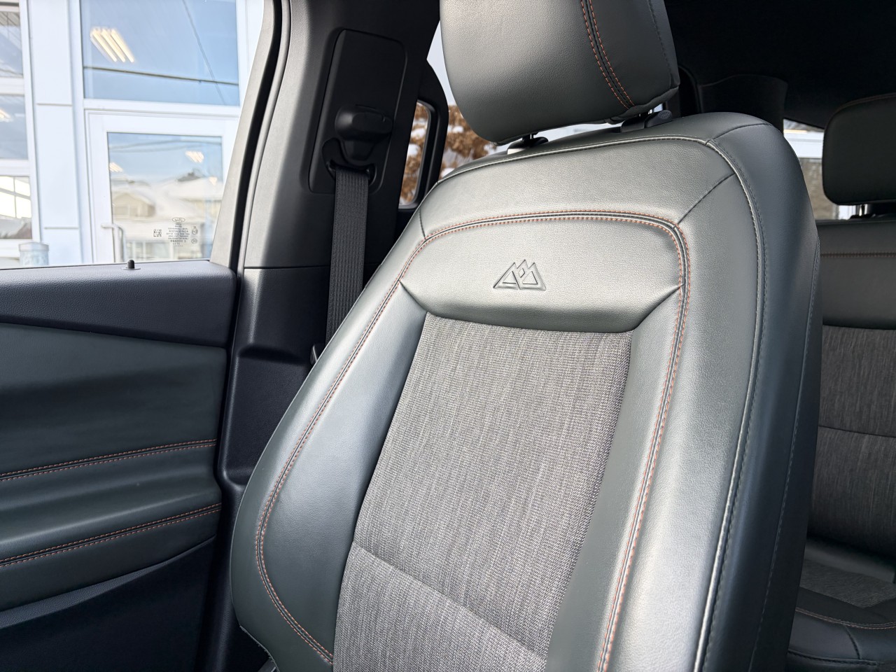 2022 Ford Explorer TIMBERLINE SYNC3 TOIT OUVRANT CAM 360 Main Image