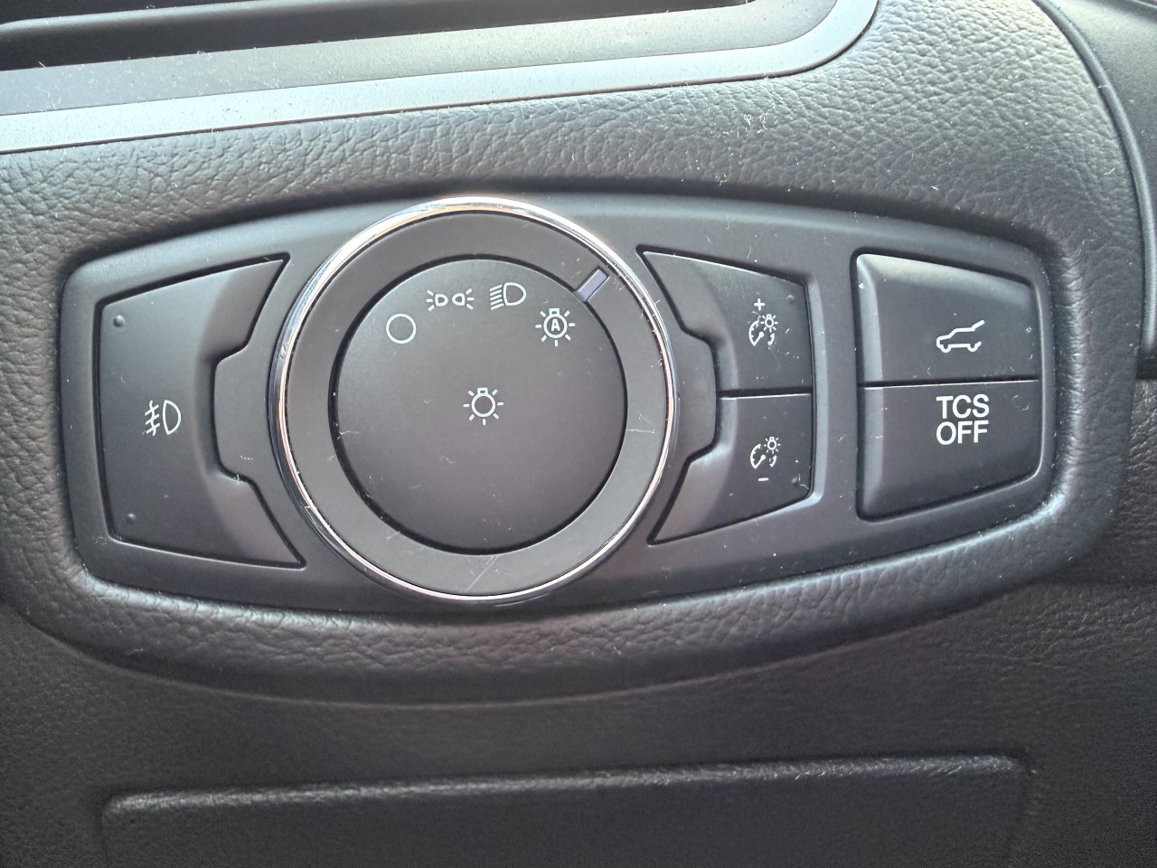 2019 Ford Edge SEL Main Image