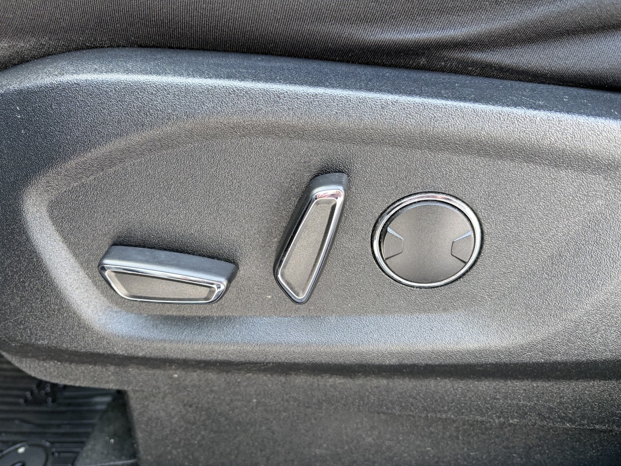 2019 Ford Edge SEL Main Image