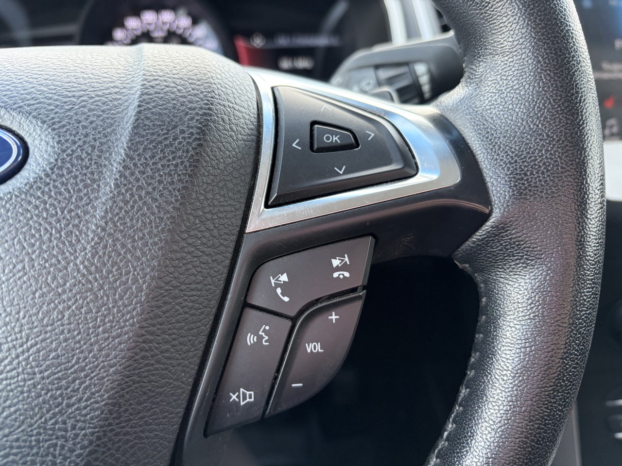 2019 Ford Edge SEL Main Image