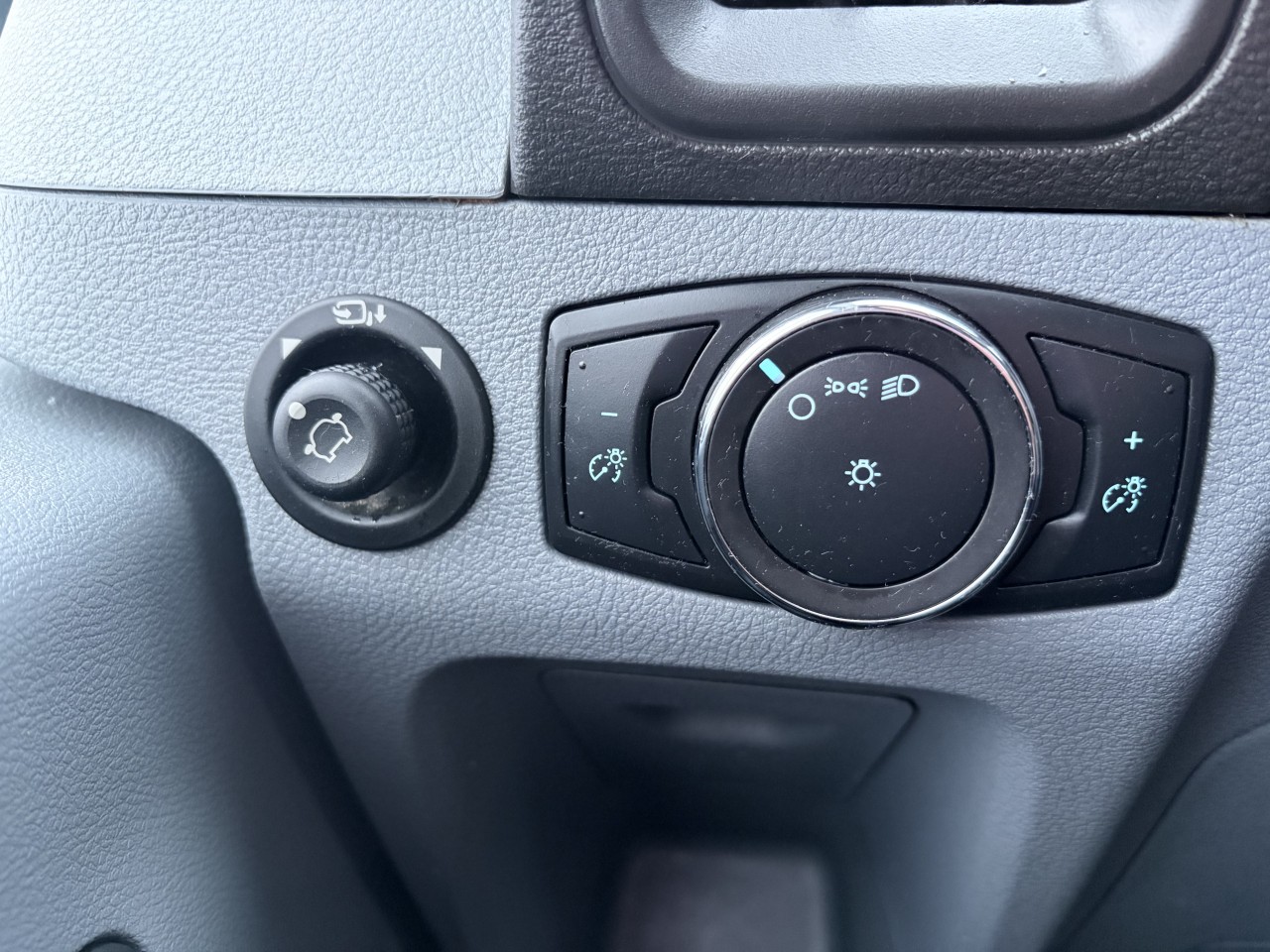 2019 Ford Transit-250 T-250 148" Med Rf 9000 GVWR Sliding RH Dr Main Image