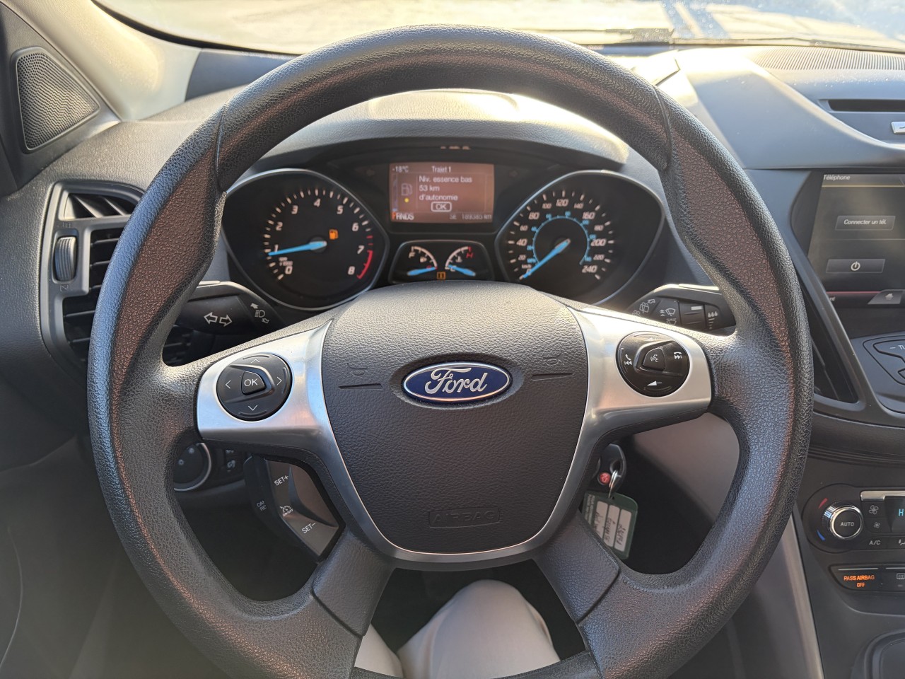 2015 Ford Escape SE Main Image
