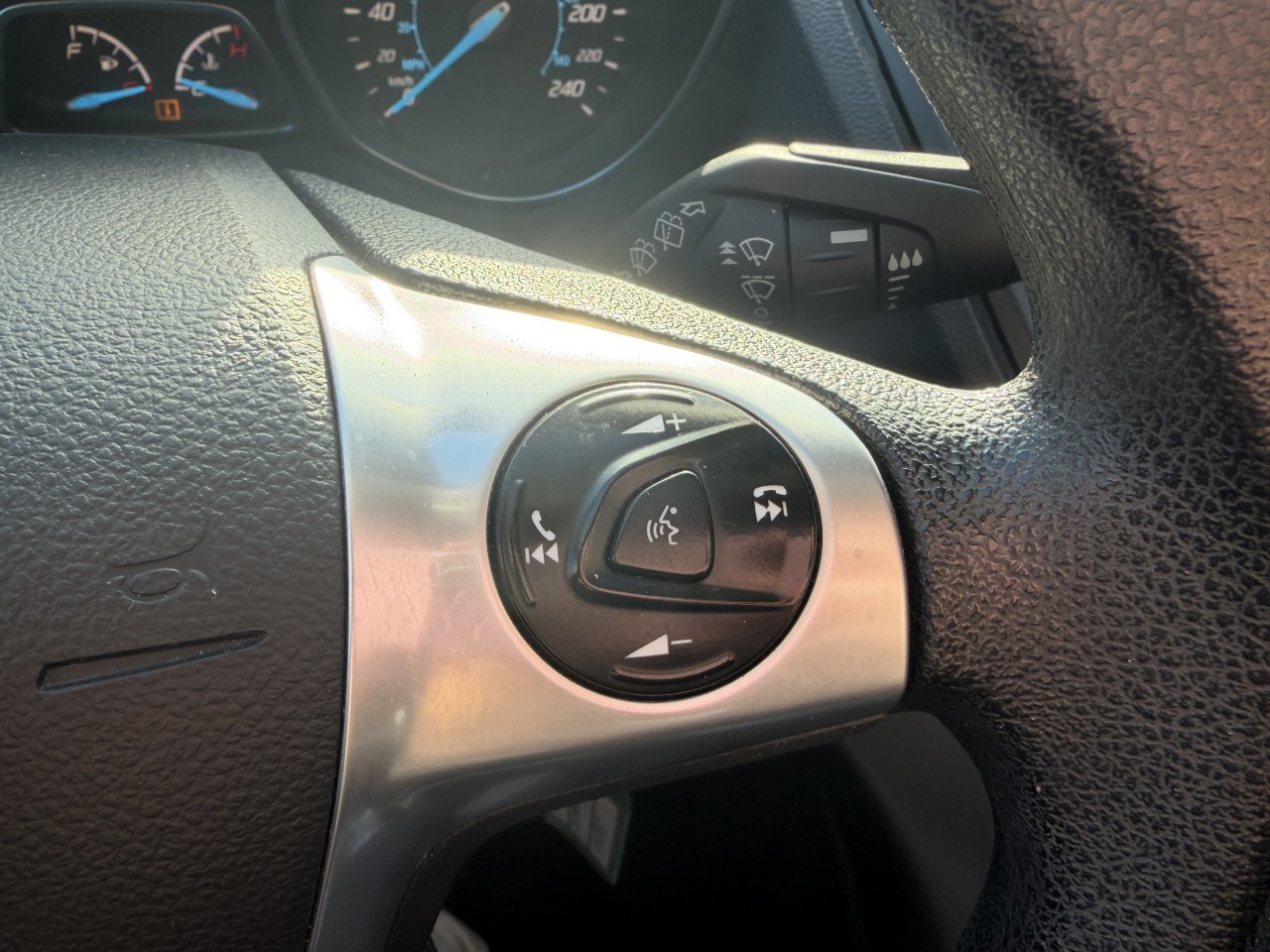 2015 Ford Escape SE Main Image