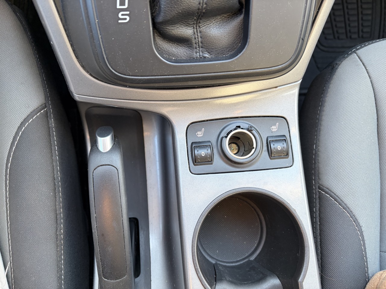 2015 Ford Escape SE Main Image