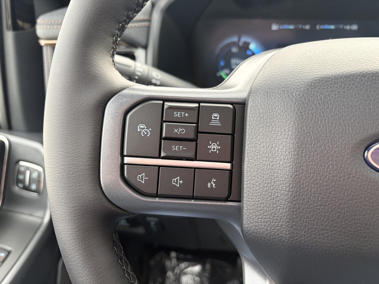 2025 Ford F-150 Lightning LARIAT TOIT OUVRANT SYNC4A BATTERIE LONGUE DURÉE 131KWH Main Image