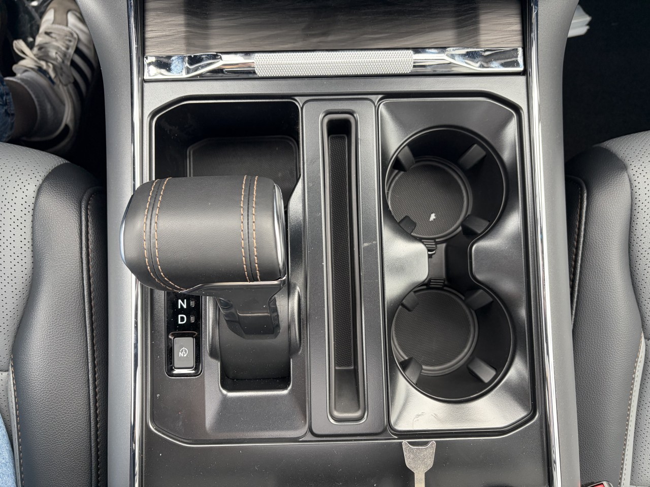 2025 Ford F-150 Lightning LARIAT TOIT OUVRANT SYNC4A BATTERIE LONGUE DURÉE 131KWH Main Image