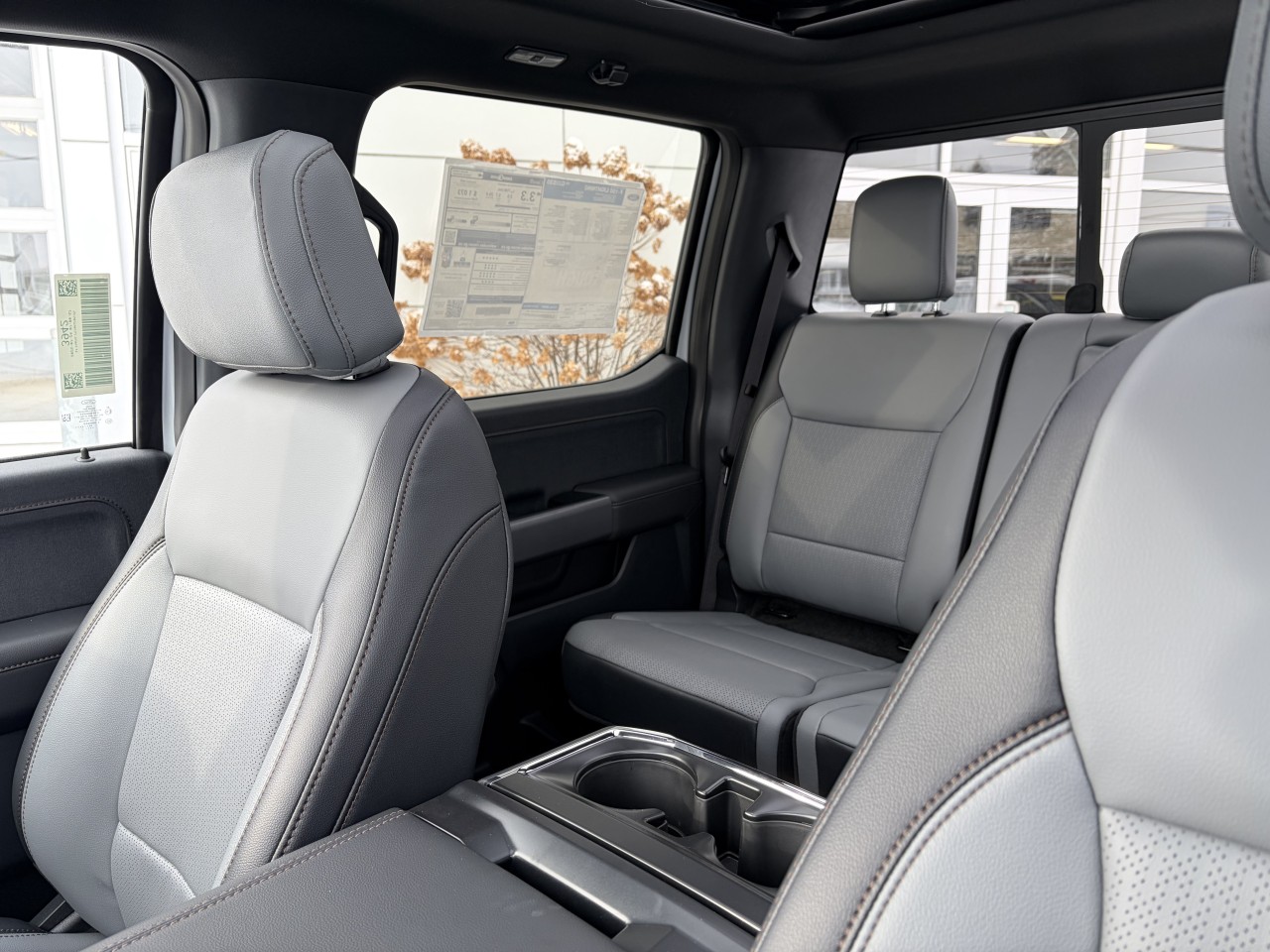 2025 Ford F-150 Lightning LARIAT TOIT OUVRANT SYNC4A BATTERIE LONGUE DURÉE 131KWH Main Image