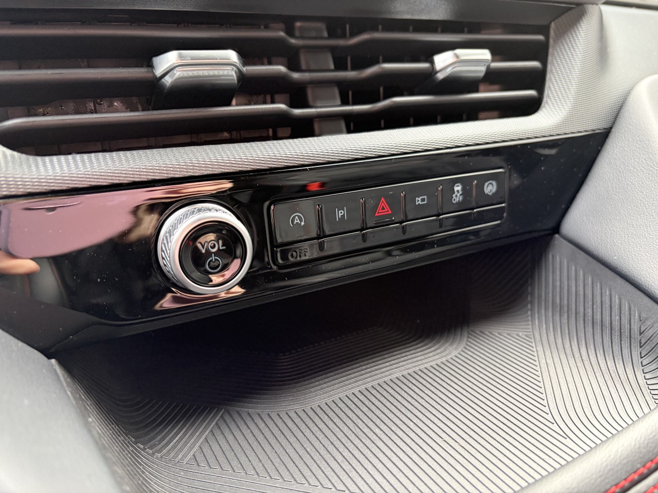 2026 Ford Explorer ST-Line Main Image