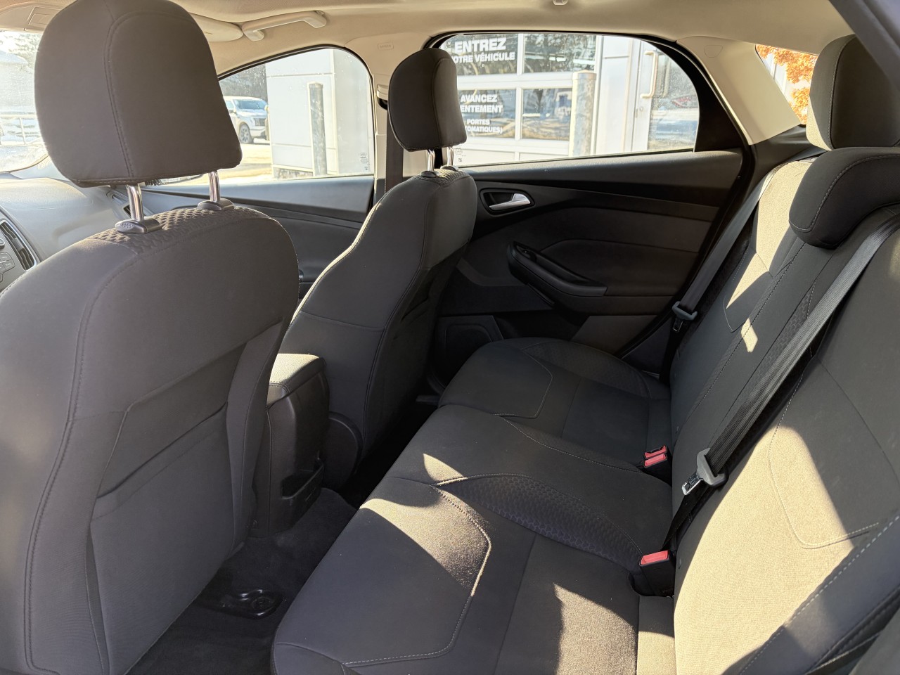 2015 Ford Focus SE Main Image