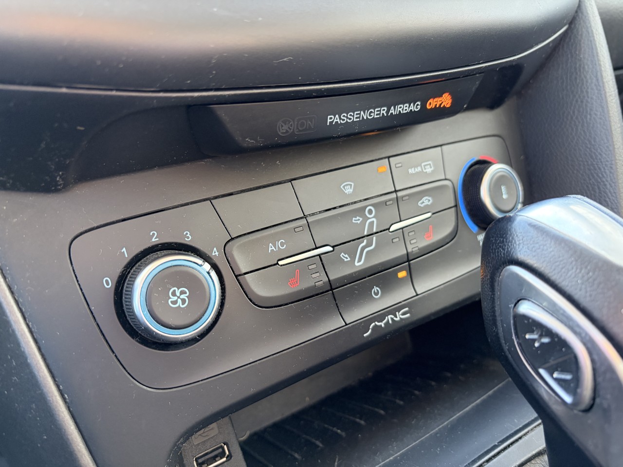 2015 Ford Focus SE Main Image