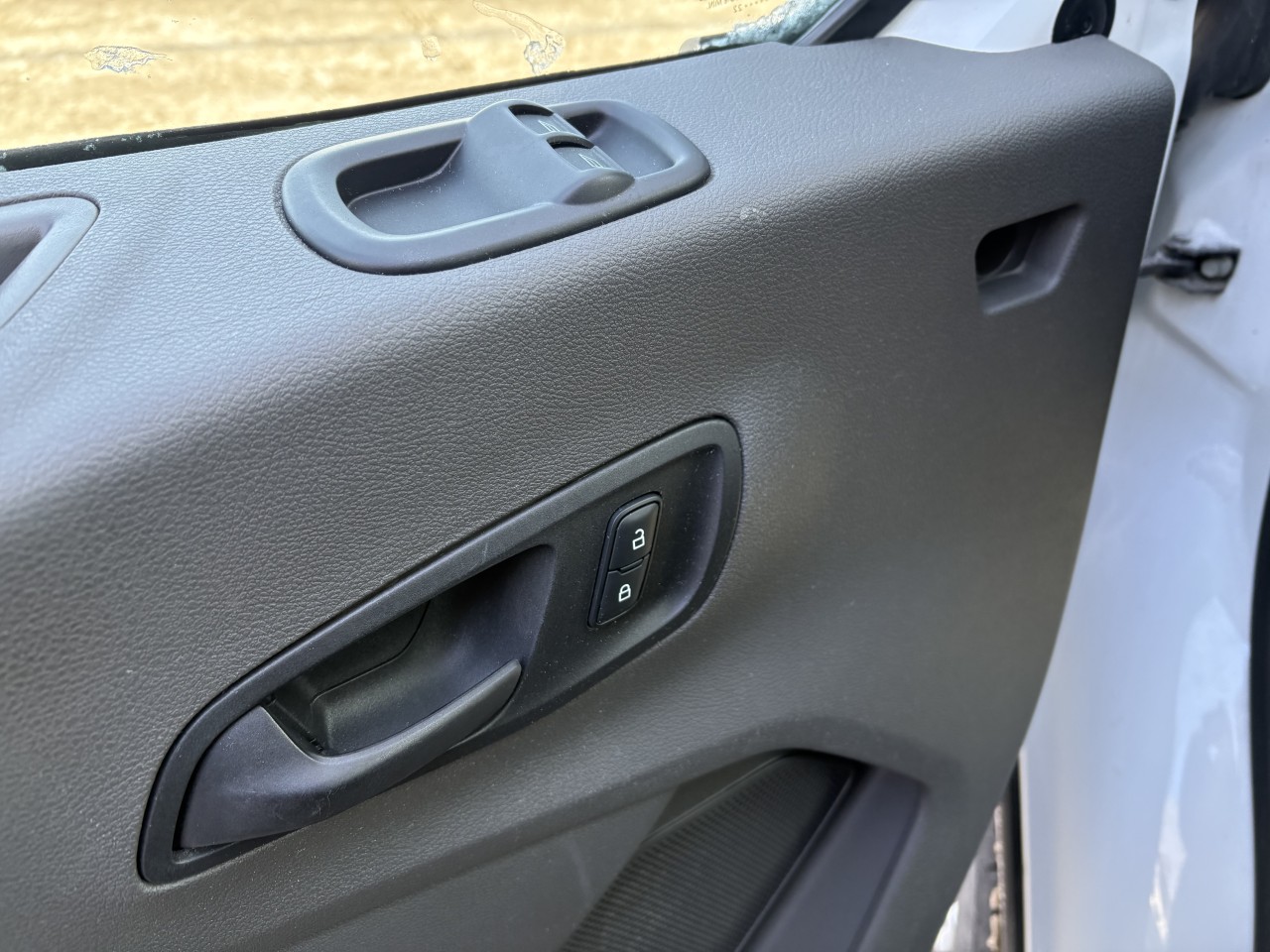 2022 Ford E-Transit T-350 Med Rf 9500 GVWR RWD Main Image