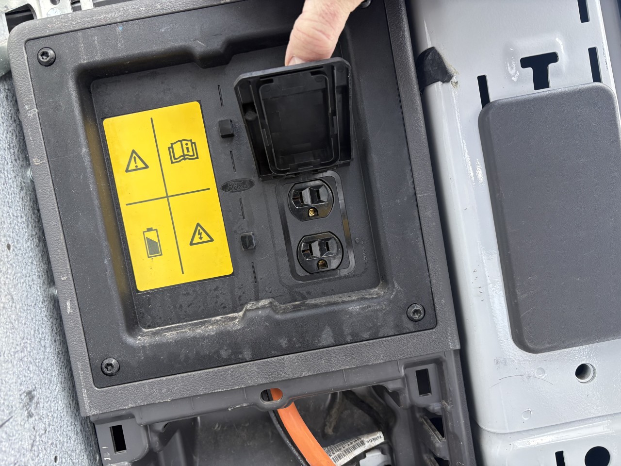 2022 Ford E-Transit T-350 Med Rf 9500 GVWR RWD Main Image