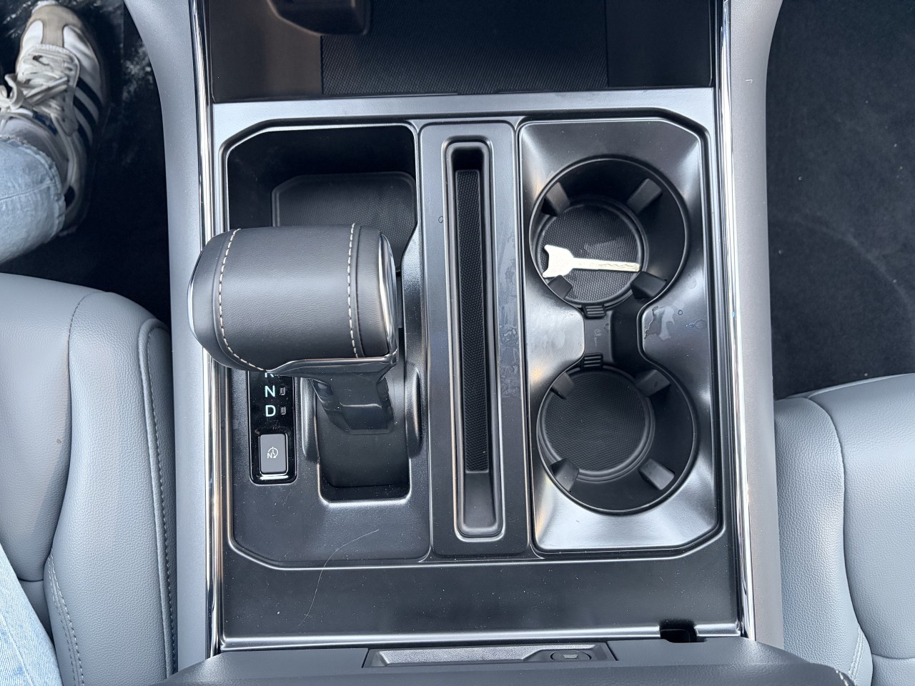 2025 Ford F-150 Lightning FLASH Main Image