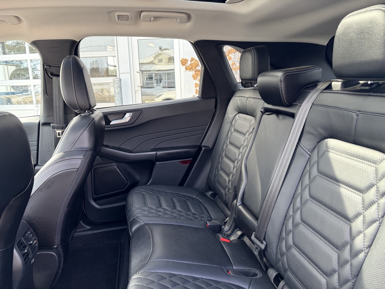 2023 Ford Escape PHEV HAUT NIVEAU 700A TOIT PANORAMIQUE ENSEMBLE REMORQUAGE AFFICHAGE TÊTE HAUTTE Main Image