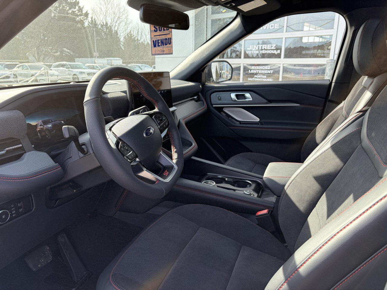 2026 Ford Explorer ST 400A TOIT PANORAMIQUE ENSEMBLE REMORQUAGE Main Image