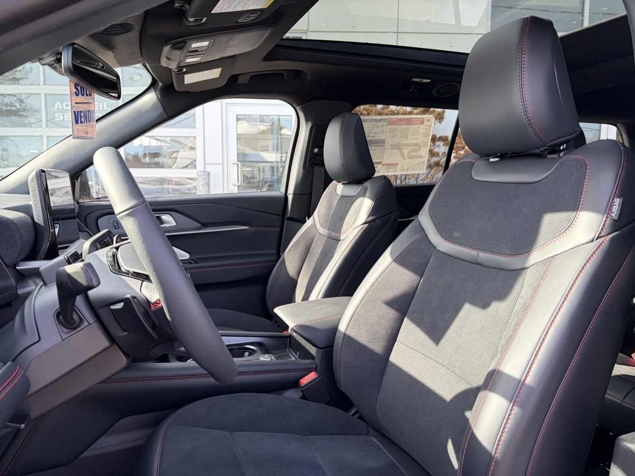 2026 Ford Explorer ST 400A TOIT PANORAMIQUE ENSEMBLE REMORQUAGE Main Image