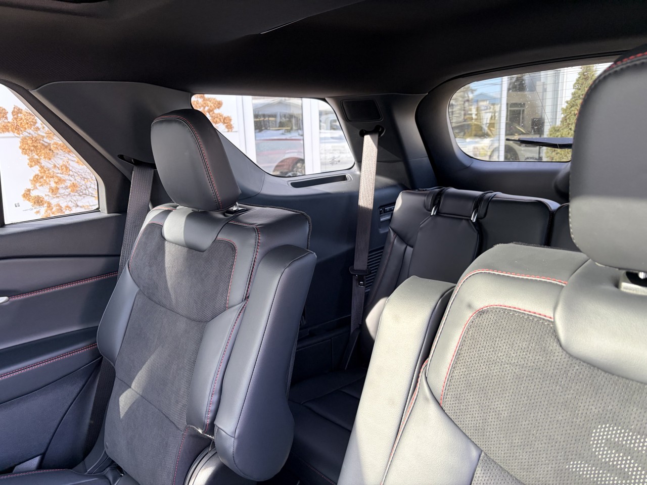 2026 Ford Explorer ST 400A TOIT PANORAMIQUE ENSEMBLE REMORQUAGE Main Image