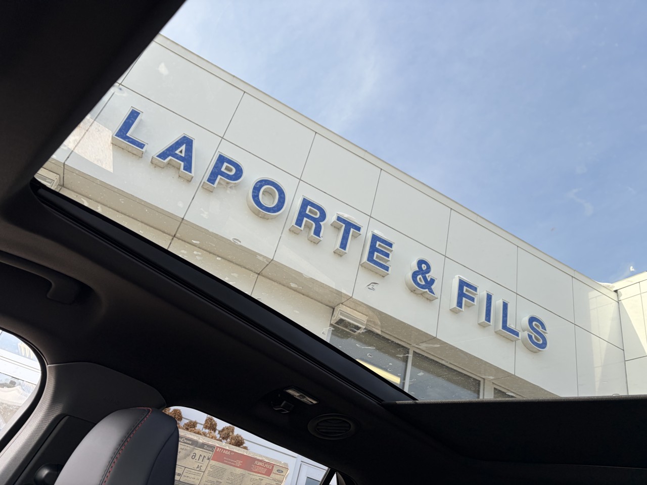 2026 Ford Explorer ST 400A TOIT PANORAMIQUE ENSEMBLE REMORQUAGE Main Image