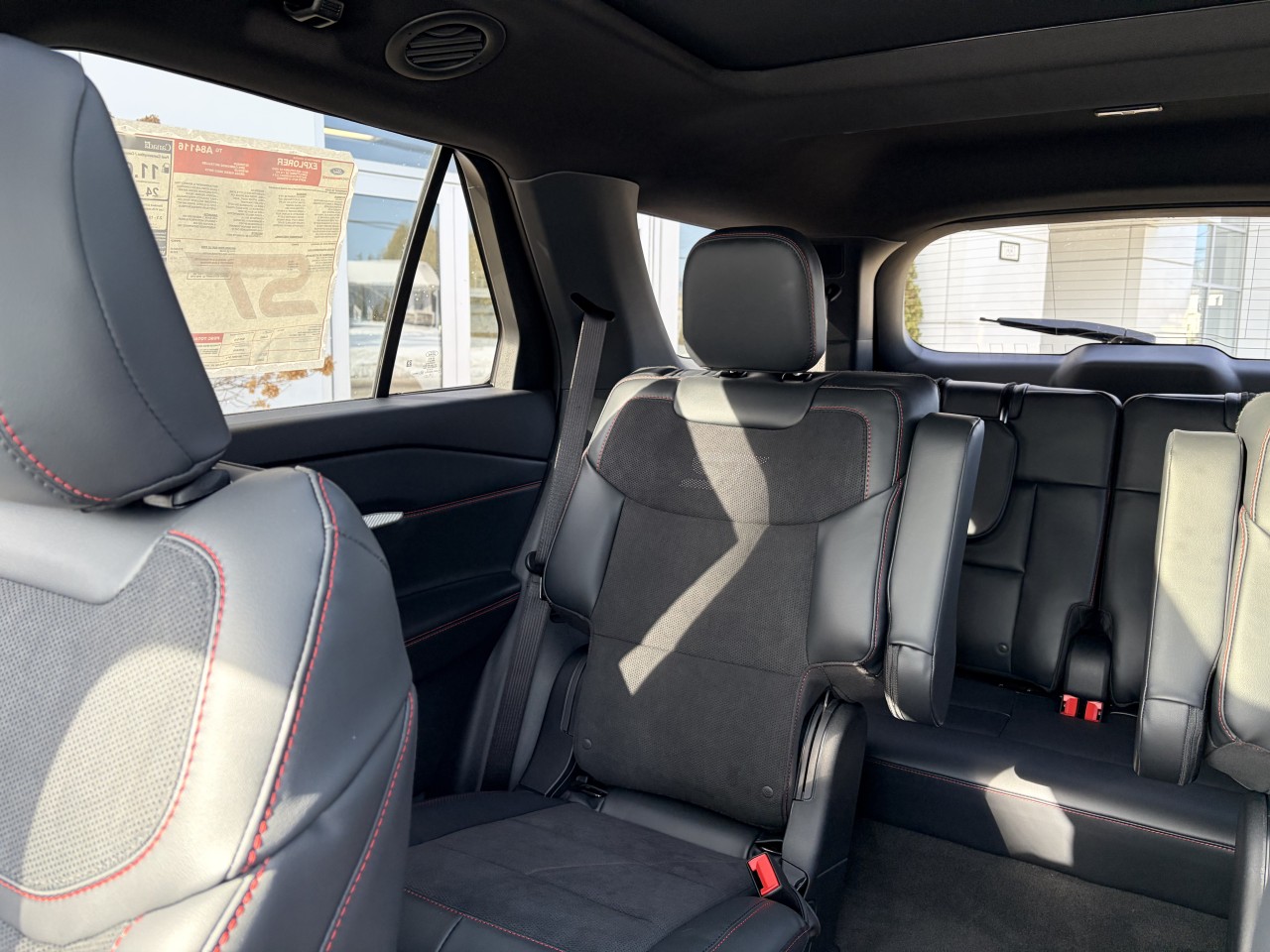 2026 Ford Explorer ST 400A TOIT PANORAMIQUE ENSEMBLE REMORQUAGE Main Image