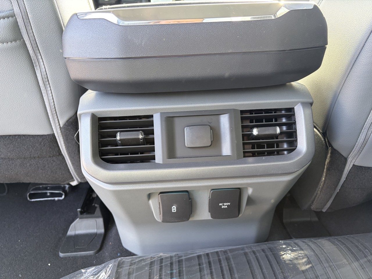 2025 Ford F-150 Lightning FLASH 312A BATTERIE LONGUE DURÉE ENSEMBLE REMORQUAGE MAX Main Image