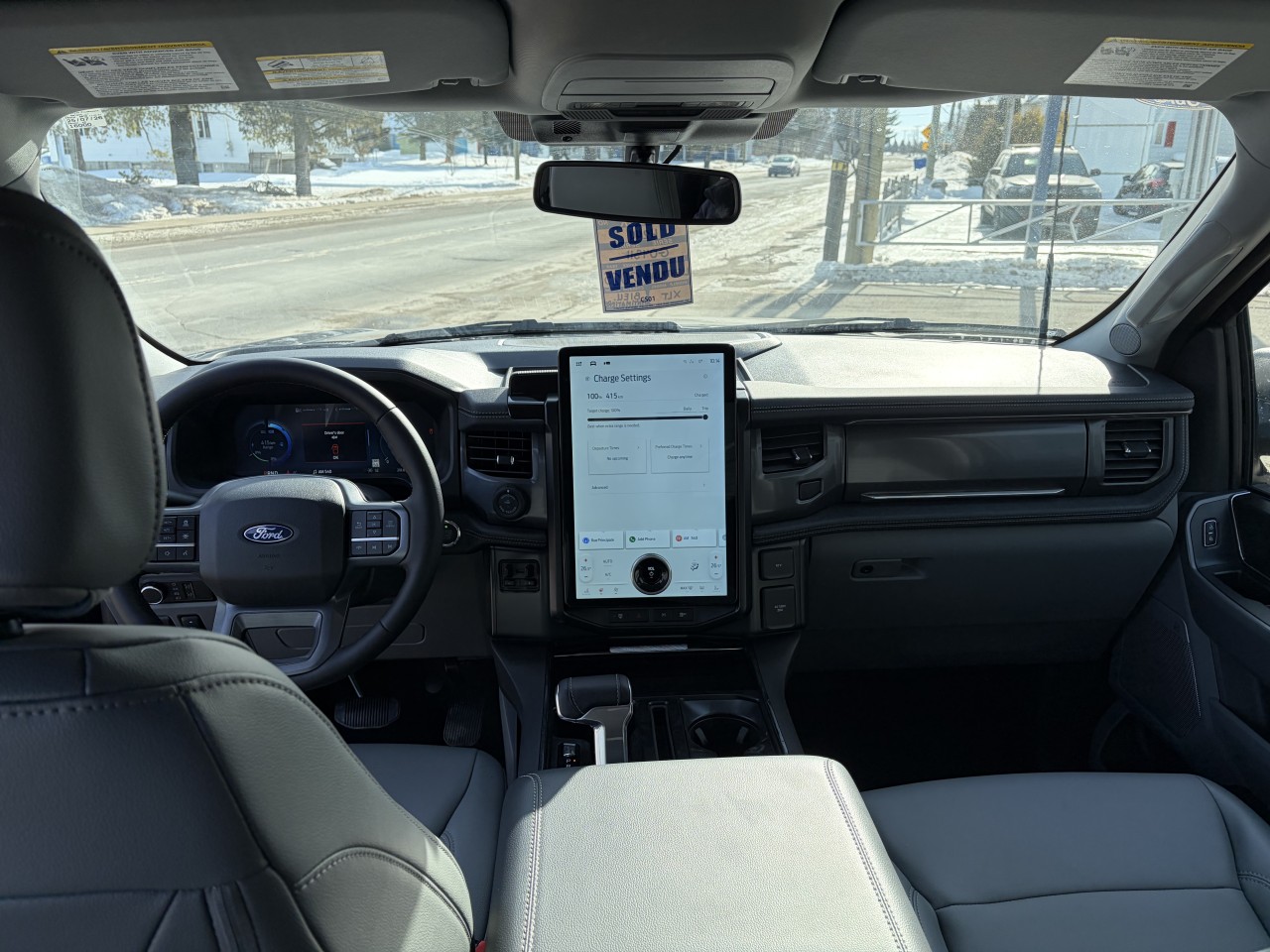 2025 Ford F-150 Lightning FLASH 312A BATTERIE LONGUE DURÉE ENSEMBLE REMORQUAGE MAX Main Image