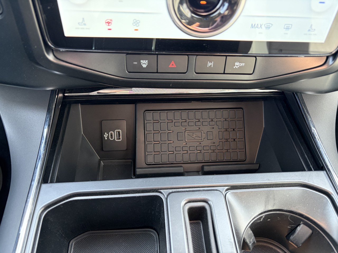 2025 Ford F-150 Lightning FLASH 312A BATTERIE LONGUE DURÉE ENSEMBLE REMORQUAGE MAX Main Image