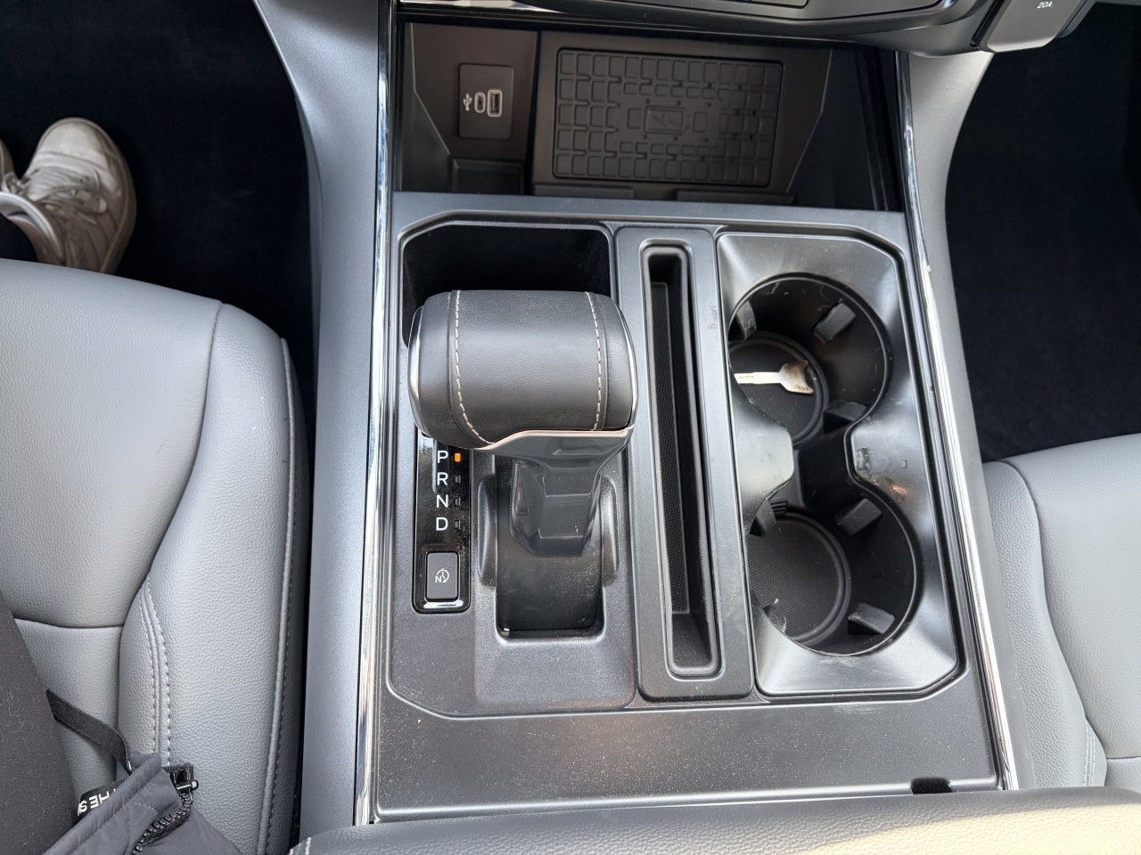 2025 Ford F-150 Lightning FLASH 312A BATTERIE LONGUE DURÉE ENSEMBLE REMORQUAGE MAX Main Image