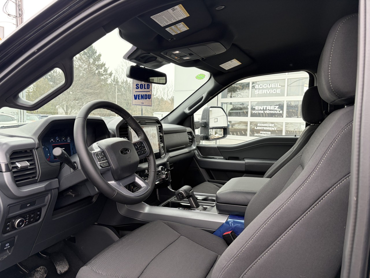 2026 Ford F-150 XLT 302A HEV ENSEMBLE REMORQUAGE SIÈGES CHAUFFANT Main Image