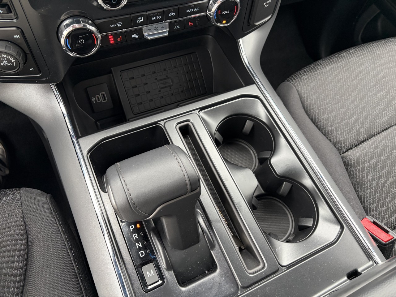 2026 Ford F-150 XLT 302A HEV ENSEMBLE REMORQUAGE SIÈGES CHAUFFANT Main Image