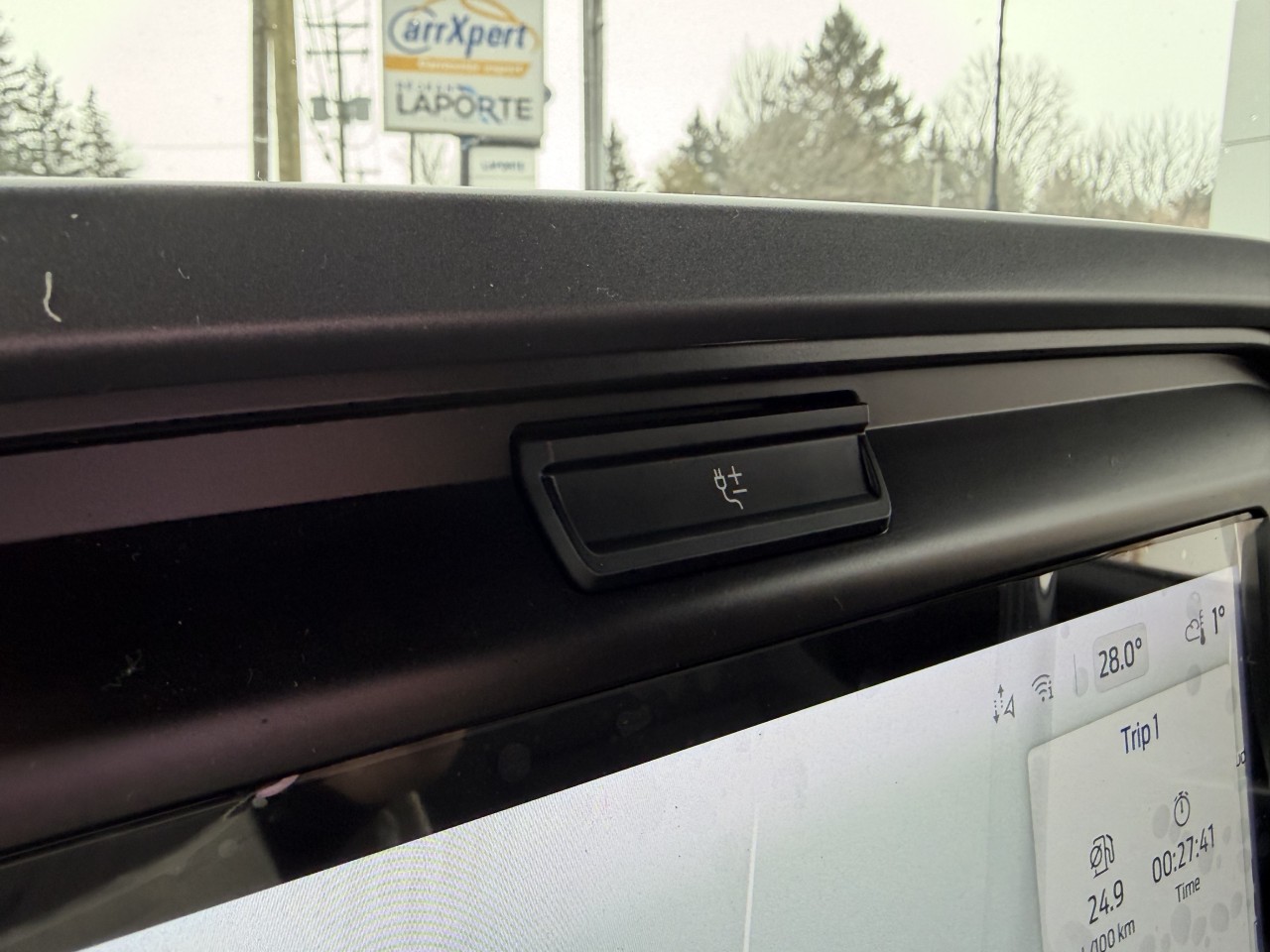 2026 Ford F-150 XLT 302A HEV ENSEMBLE REMORQUAGE SIÈGES CHAUFFANT Main Image