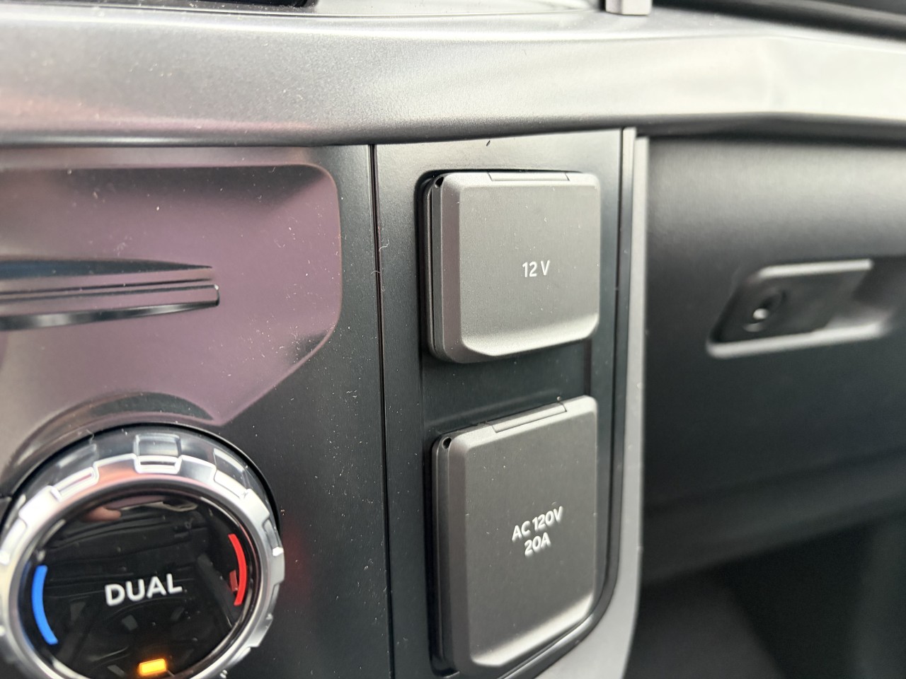 2026 Ford F-150 XLT 302A HEV ENSEMBLE REMORQUAGE SIÈGES CHAUFFANT Main Image