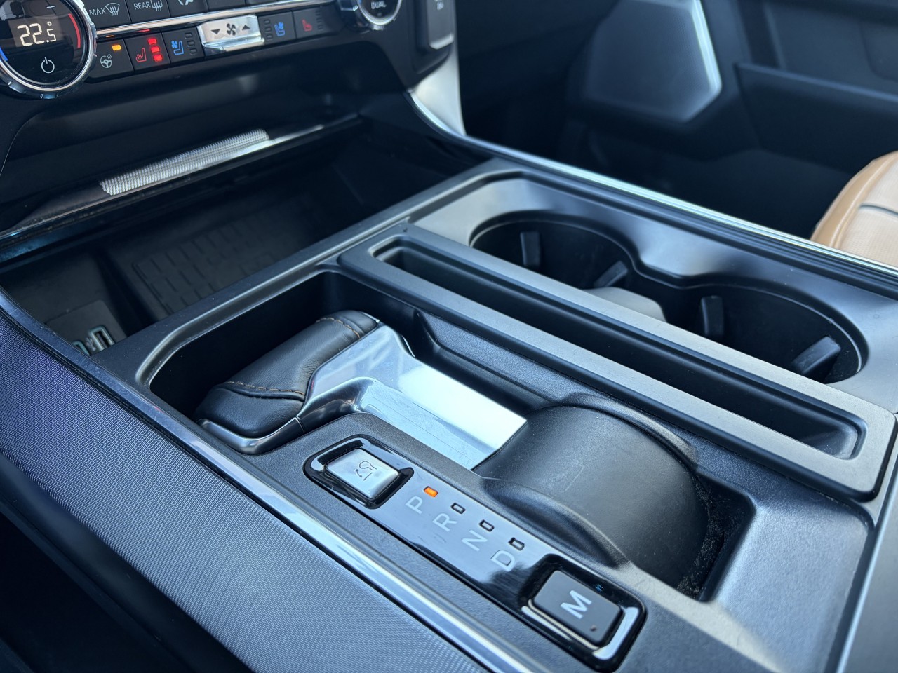 2021 Ford F-150 PLATINUM 701A HYBRIDE CUIR ENSEMBLE REMORQUAGE Main Image