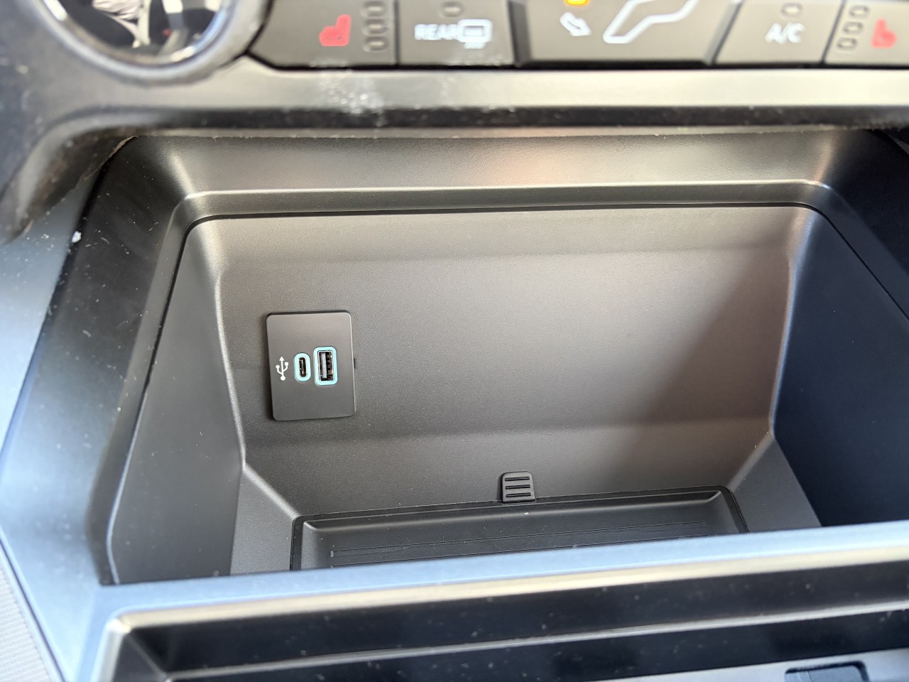 2026 Ford F-250 Super Duty XLT Main Image